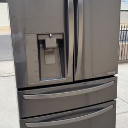 REFRIGERATOR LG 4 DOORS BLACK STAINLESS STEEL 