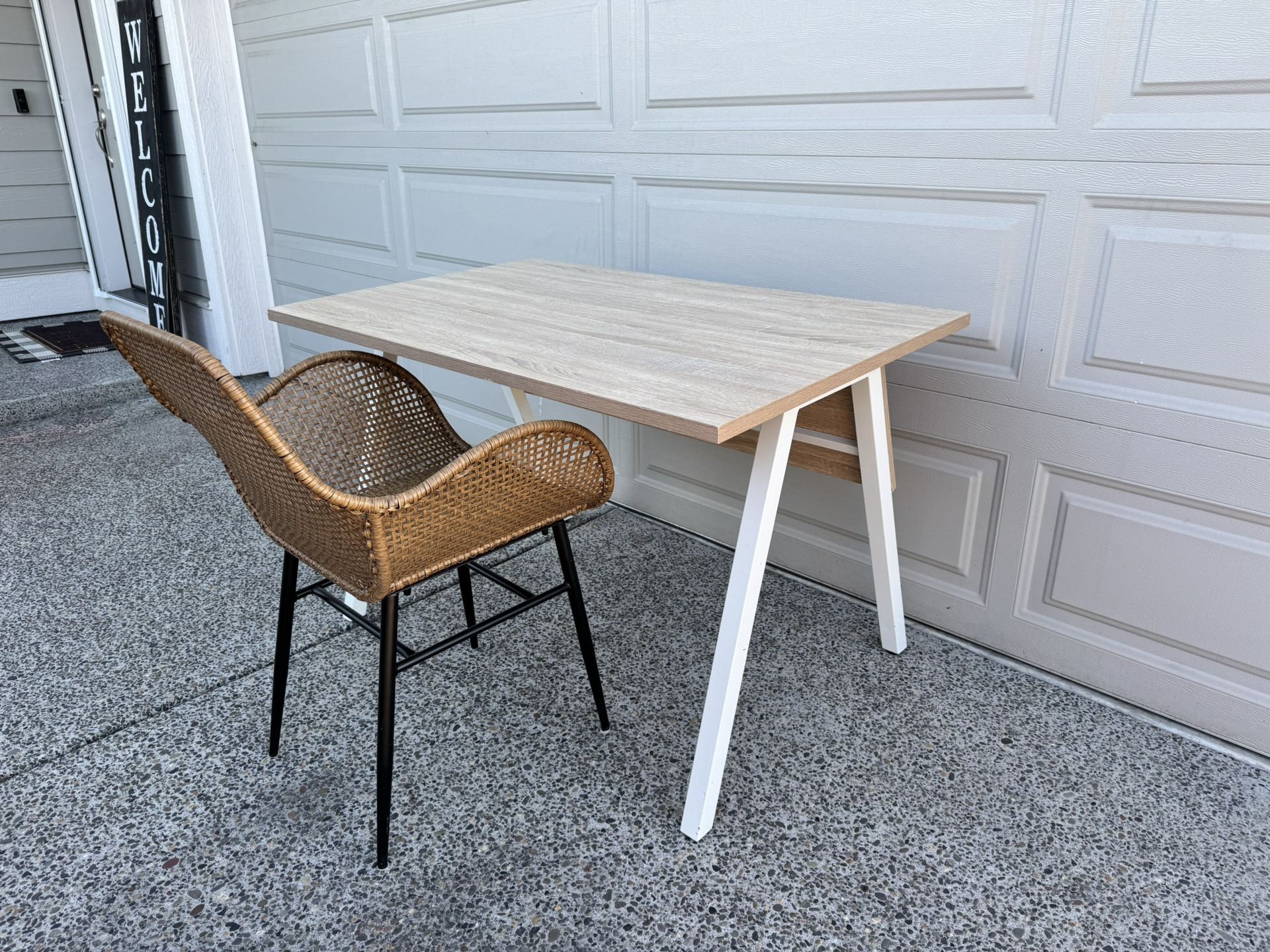Modern Office Desk **MUST SEE**