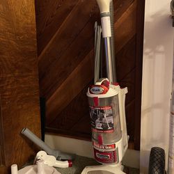 PERFECT MOTHERS DAY GIFT - SHARK VACUUM