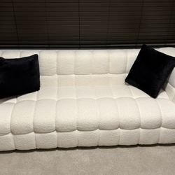 Couch Set With Pillows 