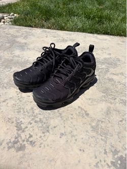 Nike vapor air maxes size 9