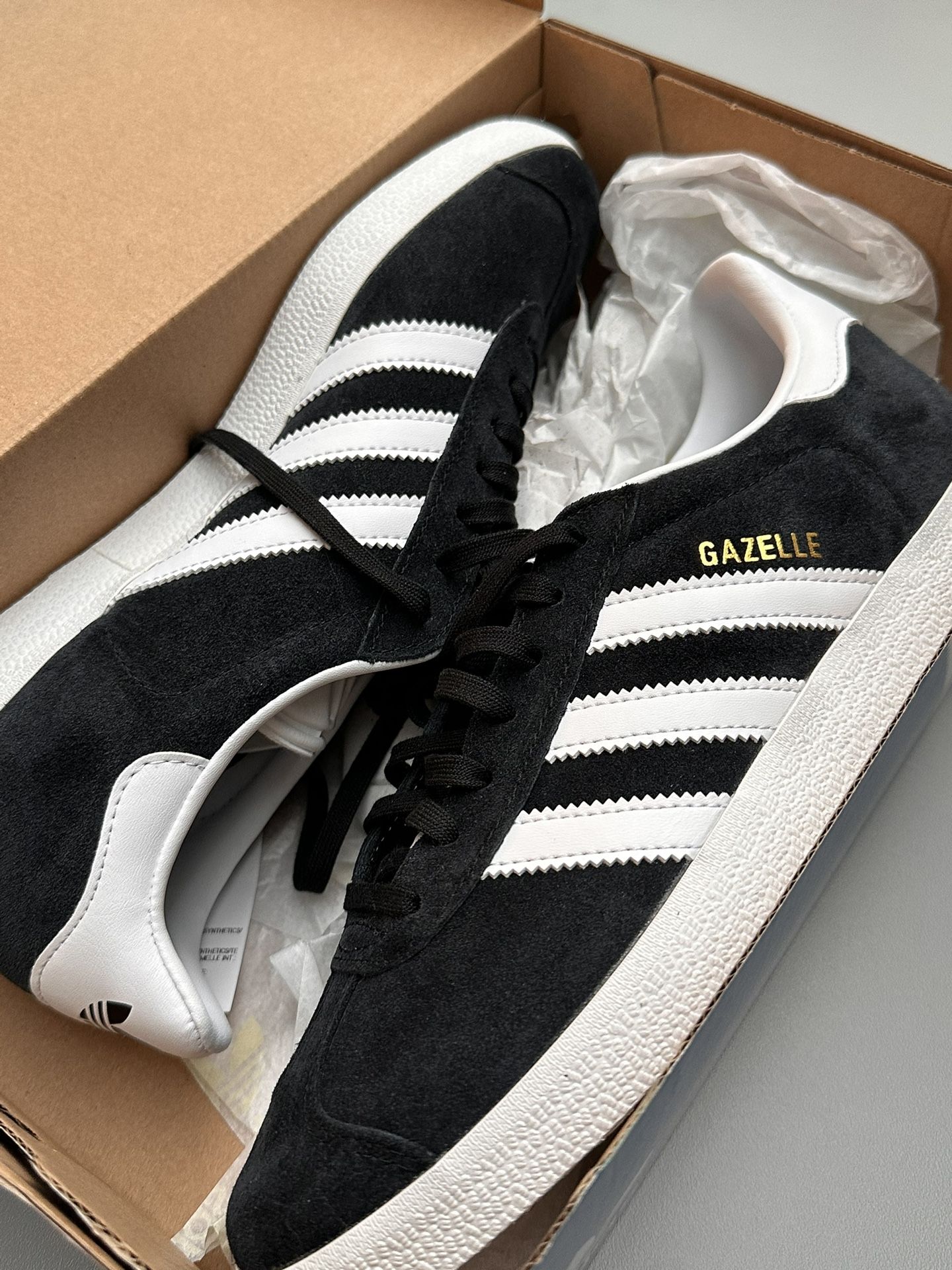 new with box) Adidas orginal Gazelle size Men 8 / Women 9