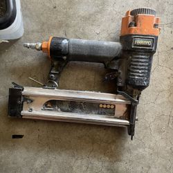 Freeman molding nailer