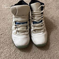 Retro Jordan Legend Blue 11’s Size 7