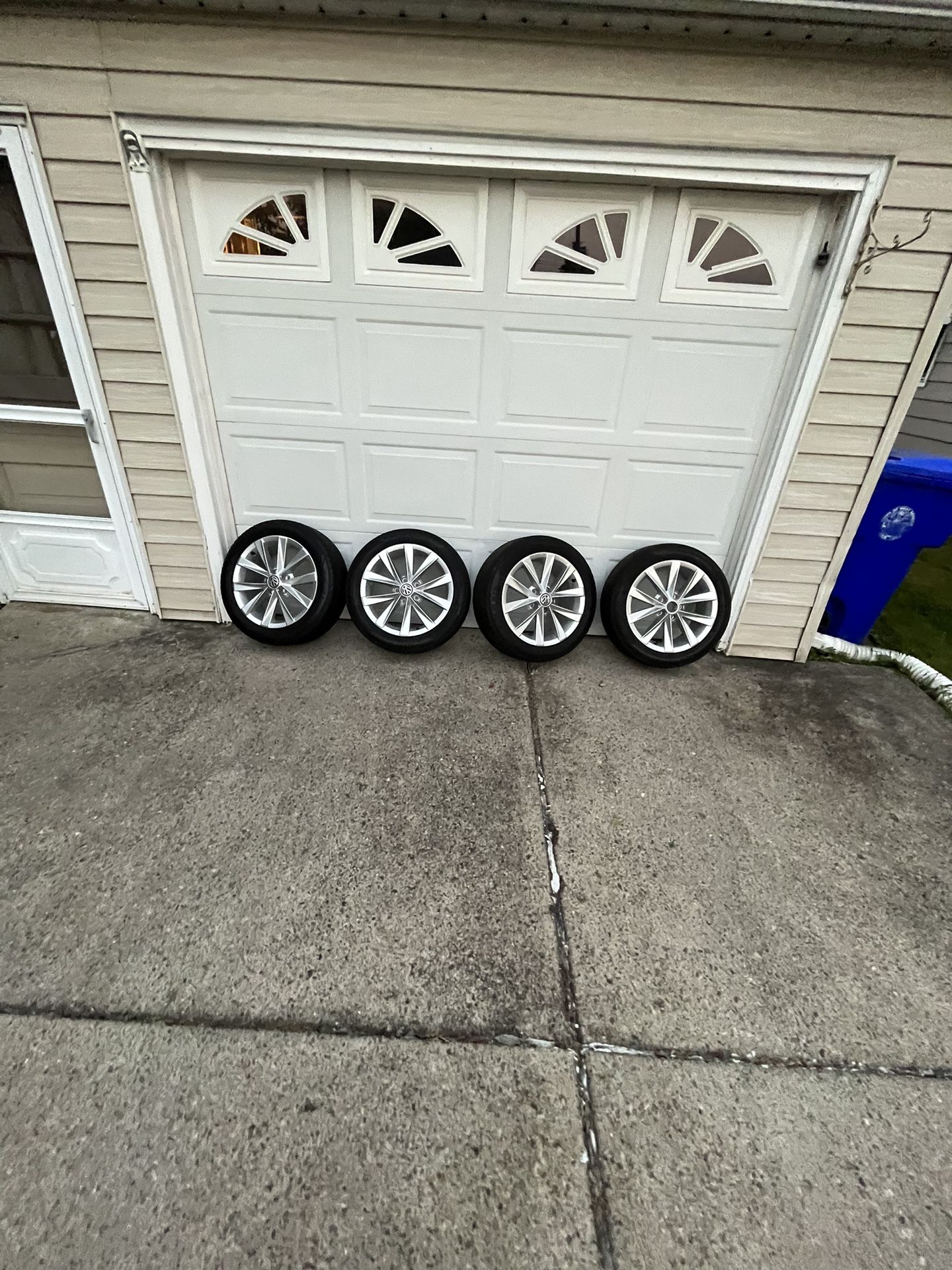 VW OEM 17” Aluminum Alloy Rims 5x4.4 / 5x112 Lug Pattern Like New Volkswagen Rims
