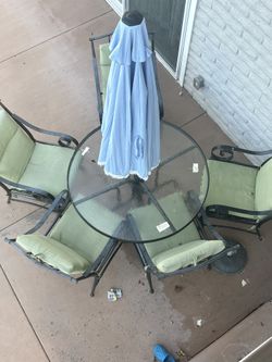Nice Patio Glass Table And 5 Chairs
