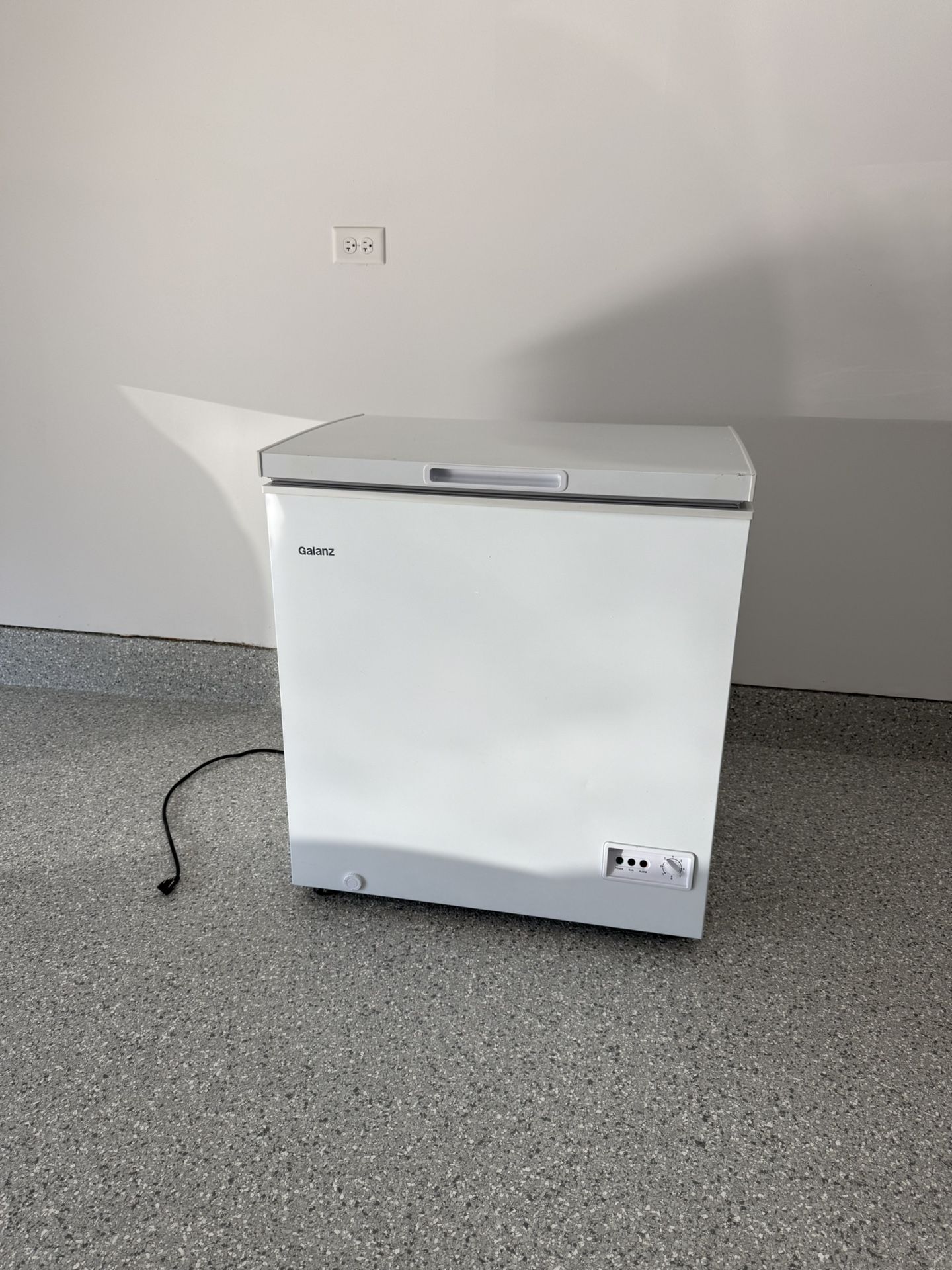 Galanz 5.0 Cu ft Freezer 
