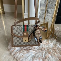  Crossbody 