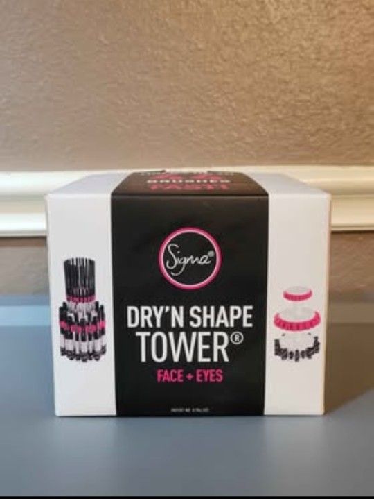 Brand New In Box Sigma Dry N Shape Tower ( Holds 44 Brushes)