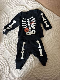 Baby girl clothes size newborns - 9 months