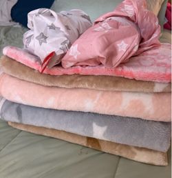🐾 Pet Blanket Bundle – 7 Pieces – $20