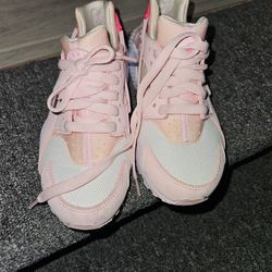 Nike Huarache.  Size 4y. 