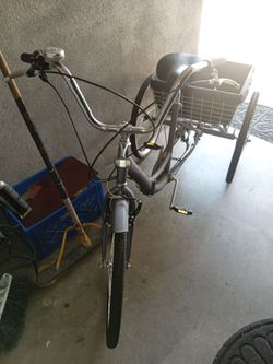 Tricycle 3 wheels bike folding bicycle clean ride great low miles every thing works