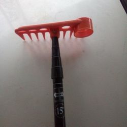 New 15'Loosen Lock Gutter Cleaner With Rake Head,Pick Up Only.