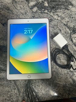 I pad 5th generation cellular and WiFi