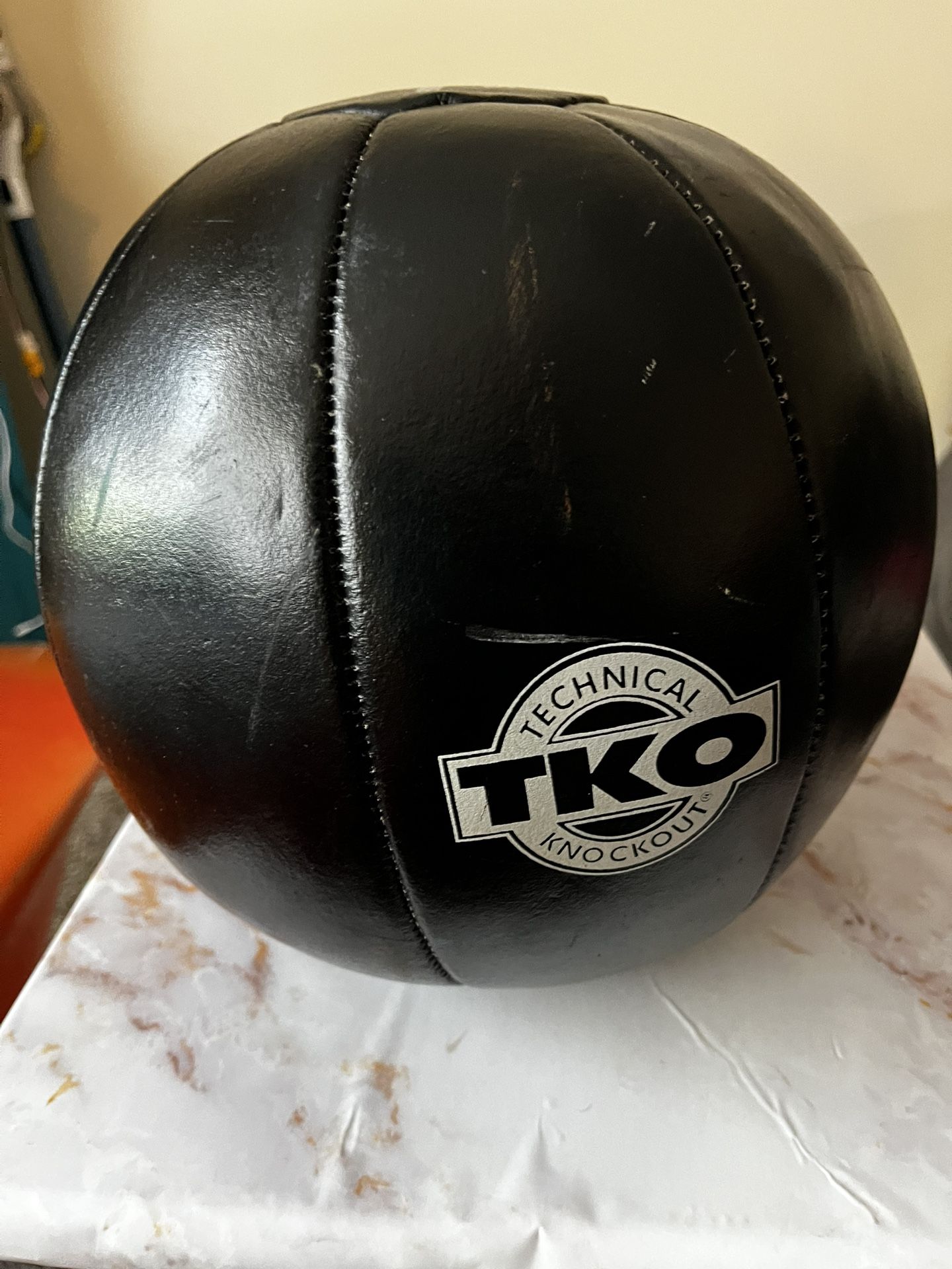 Medicine Ball 8-9lbs