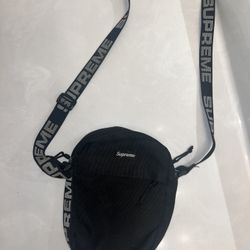 Supreme Shoulder Bag 