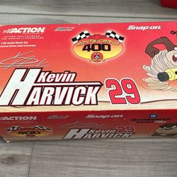Looney Tunes Kevin Harvick #29 Collectible Car