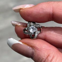 Sterling silver cubic zirconia pendant