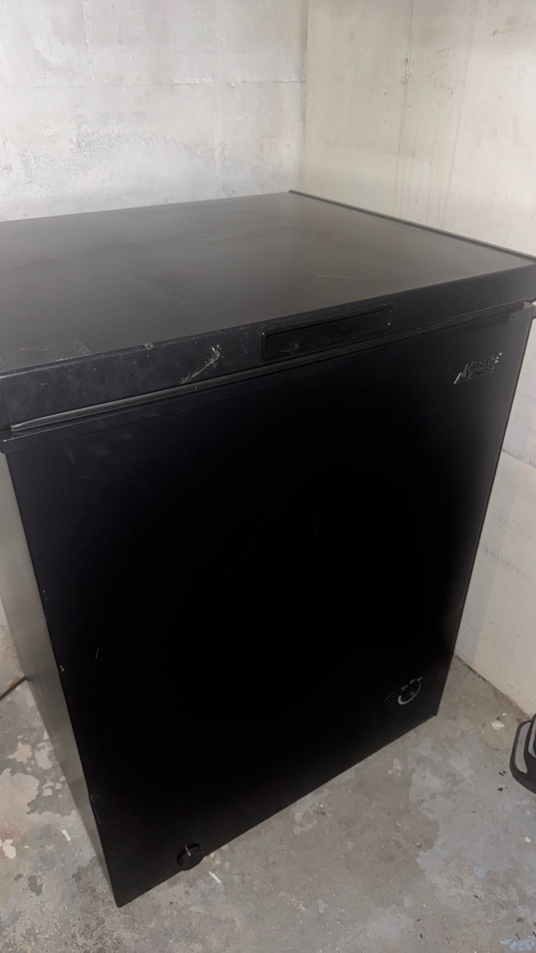 Arctic  King 7 cu ft Chest/Deep Freezer