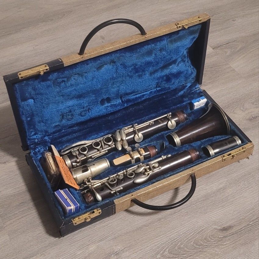 Vintage H. FREEMAN N.Y Wood Clarinet Made in France w/ Case