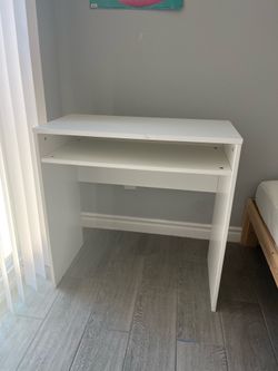 Kids desk