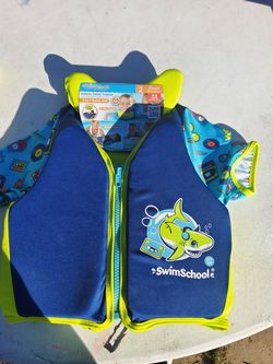 New swim vest size 4 to 6 years