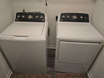 Brand NEW GE washer/dryer set!!