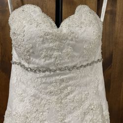 Beautiful Wedding Dress - White Lace 