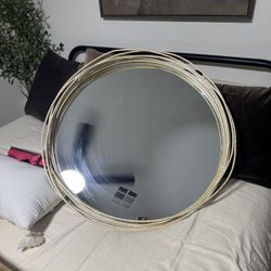 Round Straw Mirror 