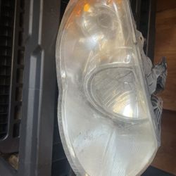 05-07 Dodge Caravan Headlights 