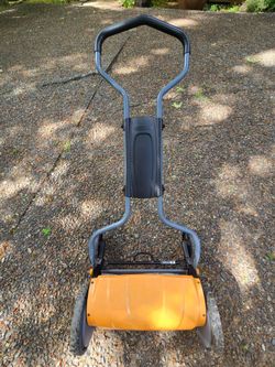 Fiskars StaySharp Max Reel Mower - Excellent Condition