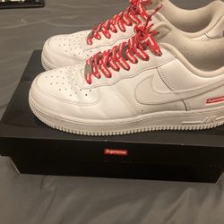White Supreme air force 1 size 8.5