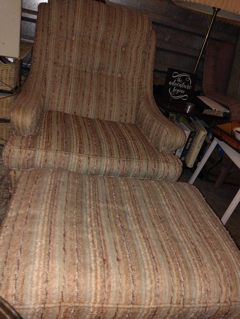 Lazy Boy Chair W/ Ottoman