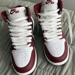 Air Jordan 1 Retro High  GS (Artisanal Red)