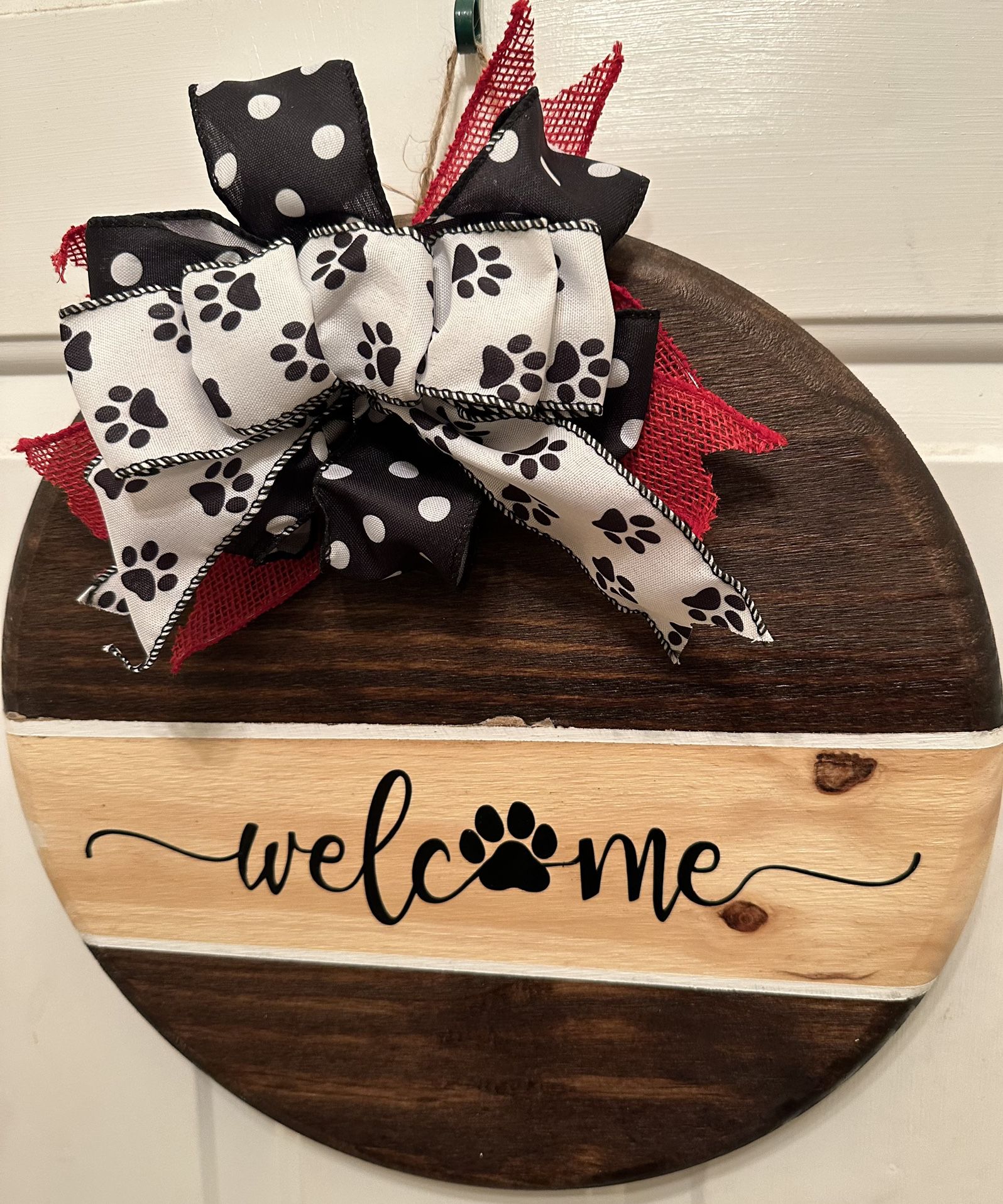 Welcome Sign With Interchangeable Bow