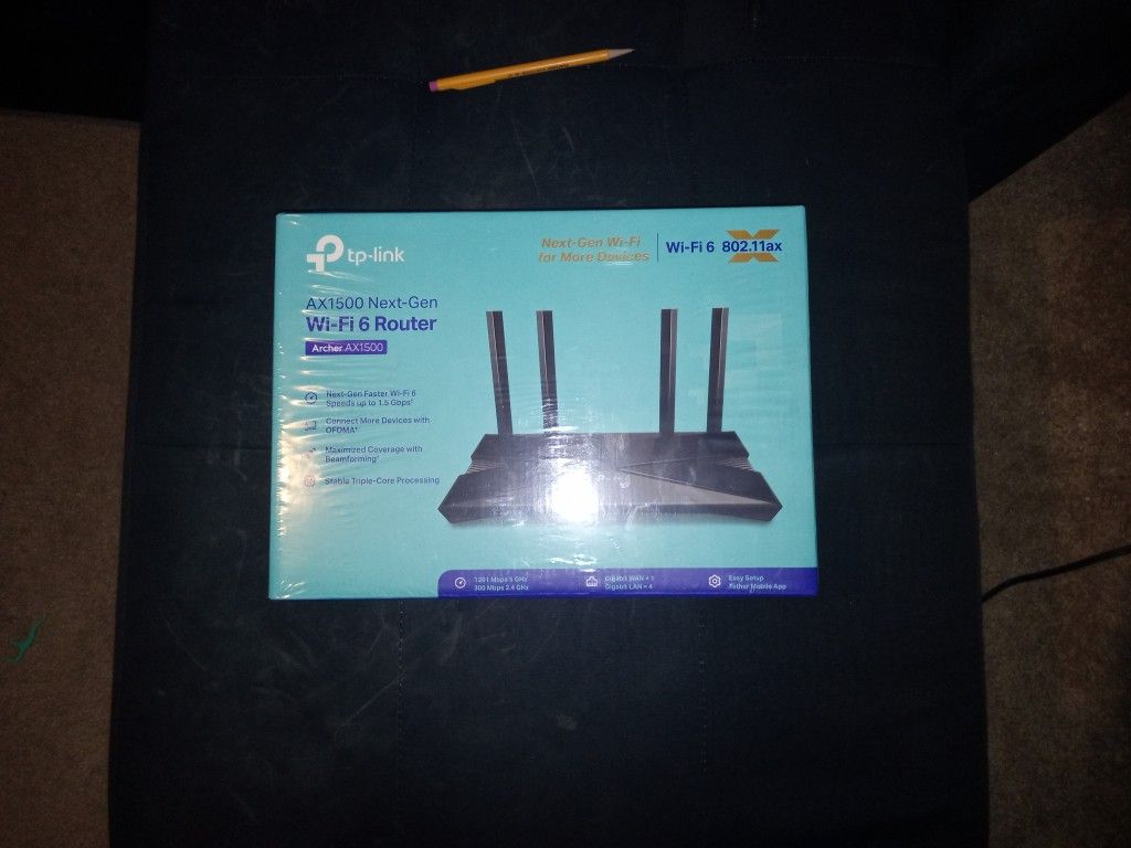 TP-LINK  Router With 100 Feet Of Ethernet Cable