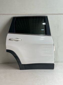 (6456) 14-18 Jeep Cherokee Right Rear Door 2014 2015 2016 2017 2018