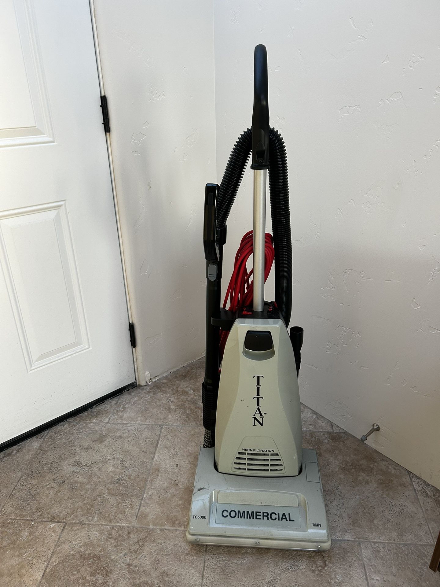 Vacuum Titan Commercial
