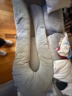 Pregnancy pillow