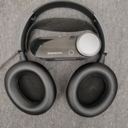 SteelSeries Arctis Nova Pro Wireless Gaming Headset