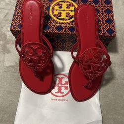 Tory Burch Sandal Size 8!