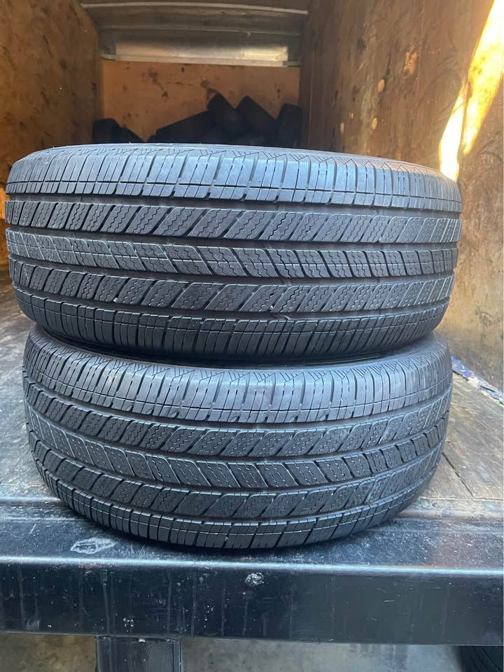 225 55 17 SET OF 2 TIRES USED BRIDGESTONE TURANZA EXCELLENT CONDITIONS WITH 80%TREAD LIFE REMAINING