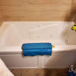 60 X32 Jacuzzu Tub