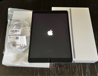 iPad Air 64GB with Accessories — Make an offer