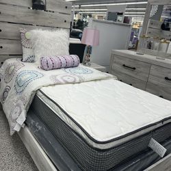 Twin Beds Set
