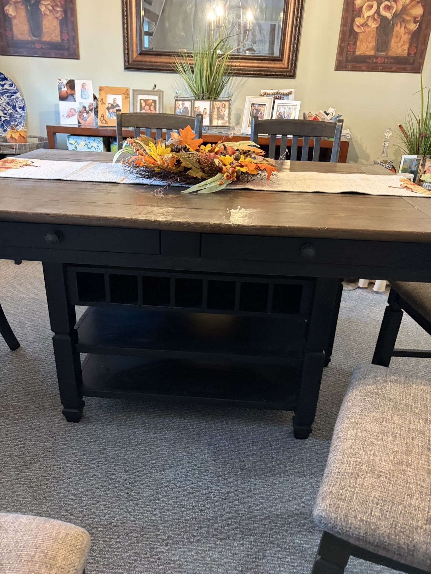 Ashley Furniture , Dark Wood , Seating For 6