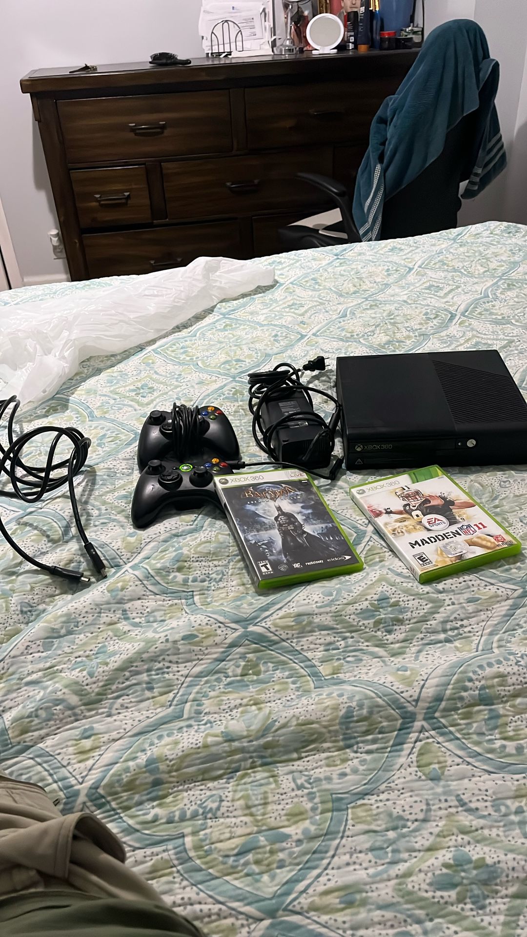 Xbox 360 E LOOK AT DESC 👇👇