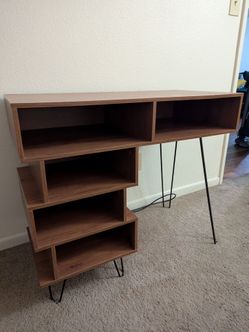 Decorating table