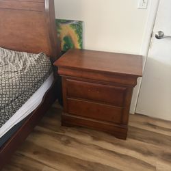 King Solid Wood Bedroom Set